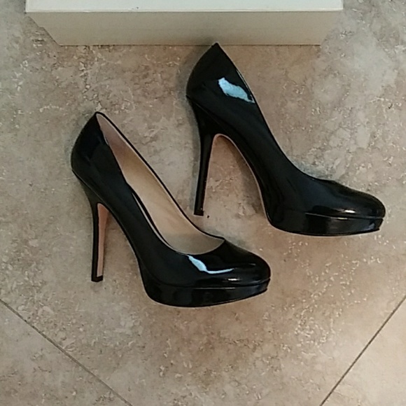 Joan & David Black Patent pumps - Picture 2 of 4
